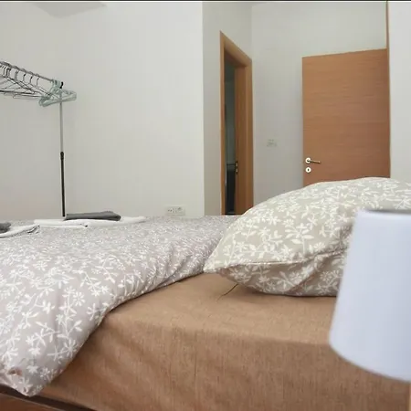 Aura Apartments-modern,familyheaven,bus Station
