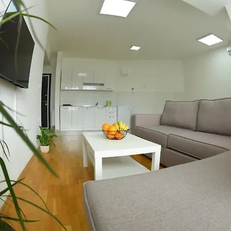 Aura Apartments-modern,familyheaven,bus Station