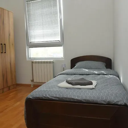 Appartamento Aura Apartments-modern,familyheaven,bus Station *