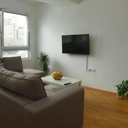 Aura Apartments-modern,familyheaven,bus Station Appartamento Skopje