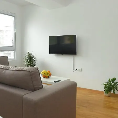 Aura Apartments-modern,familyheaven,bus Station Appartamento Skopje