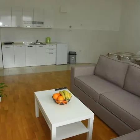 Aura Apartments-modern,familyheaven,bus Station